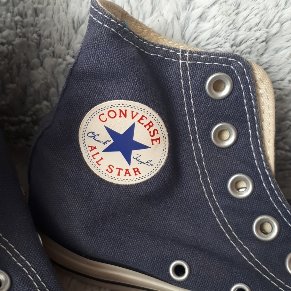 Converse - Picture 2 of 5